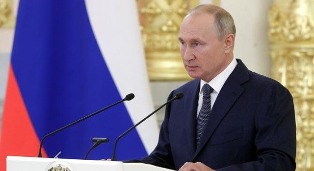 Putin: "Peygamber Muhammed'e yönelik hakaret sanat özgürlüğü değil"