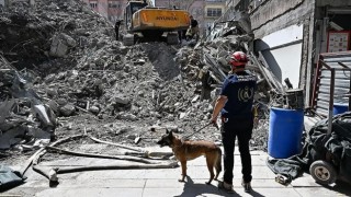 Ankara'da Moloz Kaldırma Çalışması Sırasında İstinat Duvarı Çöktü