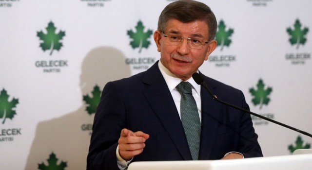 Davutoğlu'nun bindiği asansör yere çakıldı: Sağlık durumuyla ilgili açıklama yaptı