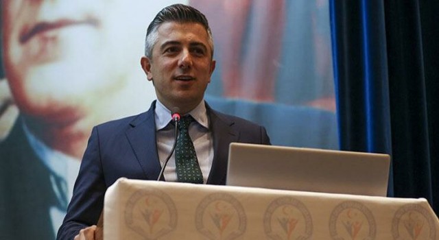Türkiye Okul Sporları Federasyonu'na yeniden Başkanı Ömür Fatih Karakullukçu seçildi.