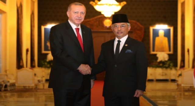 Cumhurbaşkanı Erdoğan, Malezya Kralı Sultan Abdullah Şah ile telefonda görüştü