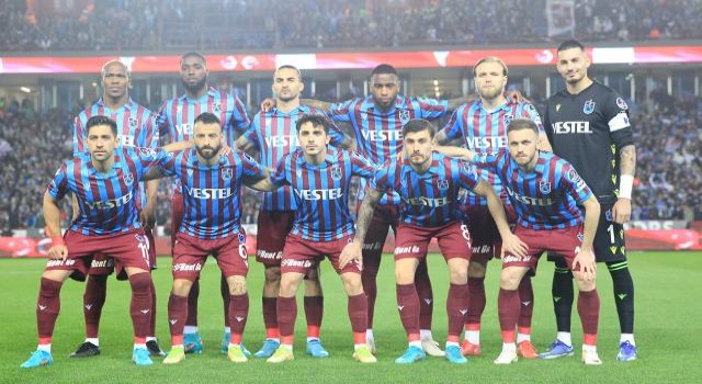 Şampiyon Trabzonspor sahaya çıkarken alkışlanacak