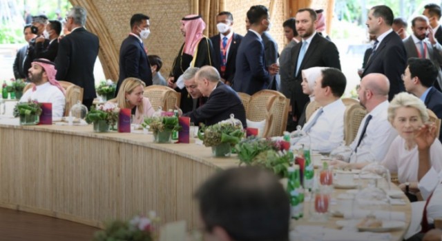 Cumhurbaşkanı Erdoğan, G20 Liderler Zirvesi’nin resmî öğle yemeğine katıldı