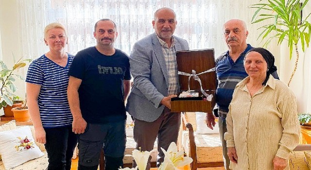 Başkan Sandıkçı Hacıları Ziyaret Etti