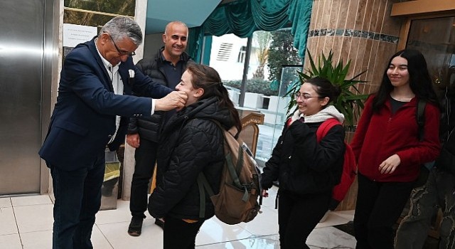 Başkan Topaloğlu’ndan öğrencilere iftar yemeği