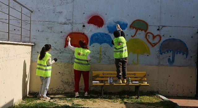 Kocaeli Gönüllüleri anaokulu duvarlarını boyadı