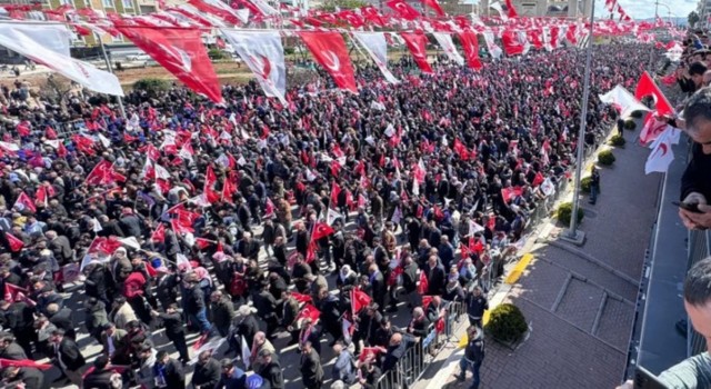 Yeniden Refah Partisi'nin Seçime Bir Hafta Kala Şanlıurfa'da Düzenlediği Mitinge Dev Katılım