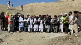 Afganistan'da Taliban işçi maaşlarını buğdayla ödeyecek