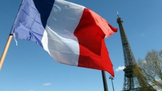 Fransa'dan vatandaşlarına akaryakıt yardımı