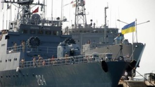 Ukrayna donanmasına ait gemi Kerç Boğazı'na ilerliyor