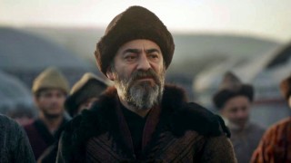 Usta oyuncu Ayberk Pekcan hayatını kaybetti