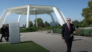 Cumhurbaşkanı Erdoğan, Devlet Mezarlığı‘nı ziyaret etti