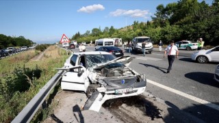 Anadolu Otoyolu'nun Düzce kesiminde zincirleme trafik kazasında 13 kişi yaralandı