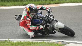 Milli motosikletçi Bahattin Sofuoğlu, İngiltere'deki antrenmanda kaza geçirdi