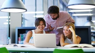 Acer, mobil halde çalışan kullanıcılar ve öğrenciler için Chromebook 315 dizüstü bilgisayar ile pratik kullanım ve üretkenliği zirveye taşıyor