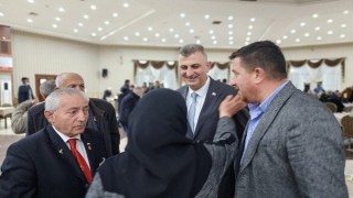 Gölcük Belediye Başkanı Ali Yıldırım Sezer, şehit aileleri ve gazilerle iftarda bir araya geldi