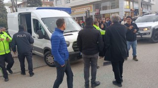 Pursaklar Saray Işık Sokak'ta Minibüse Silahlı Saldırı: Anlaşmazlık Nedeniyle Meydana Geldi