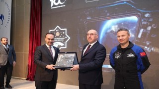 Sanayi ve Teknoloji Bakanı Mehmet Fatih Kacır ve Türkiye Milli Uzay Programı Kapsamında Uzaya gönderilen ilk Türk Astronot Alper Gezeravcı DEÜ’lü Gençlerle Bir Araya Geldi