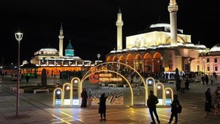 Konya Büyükşehir’in Işıklı TAG’ları Şehrin Ramazan Coşkusuna Katkı Yapıyor